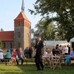 Kirchturmfest: Liederreigen auf der Angerwiese in Wesendahl